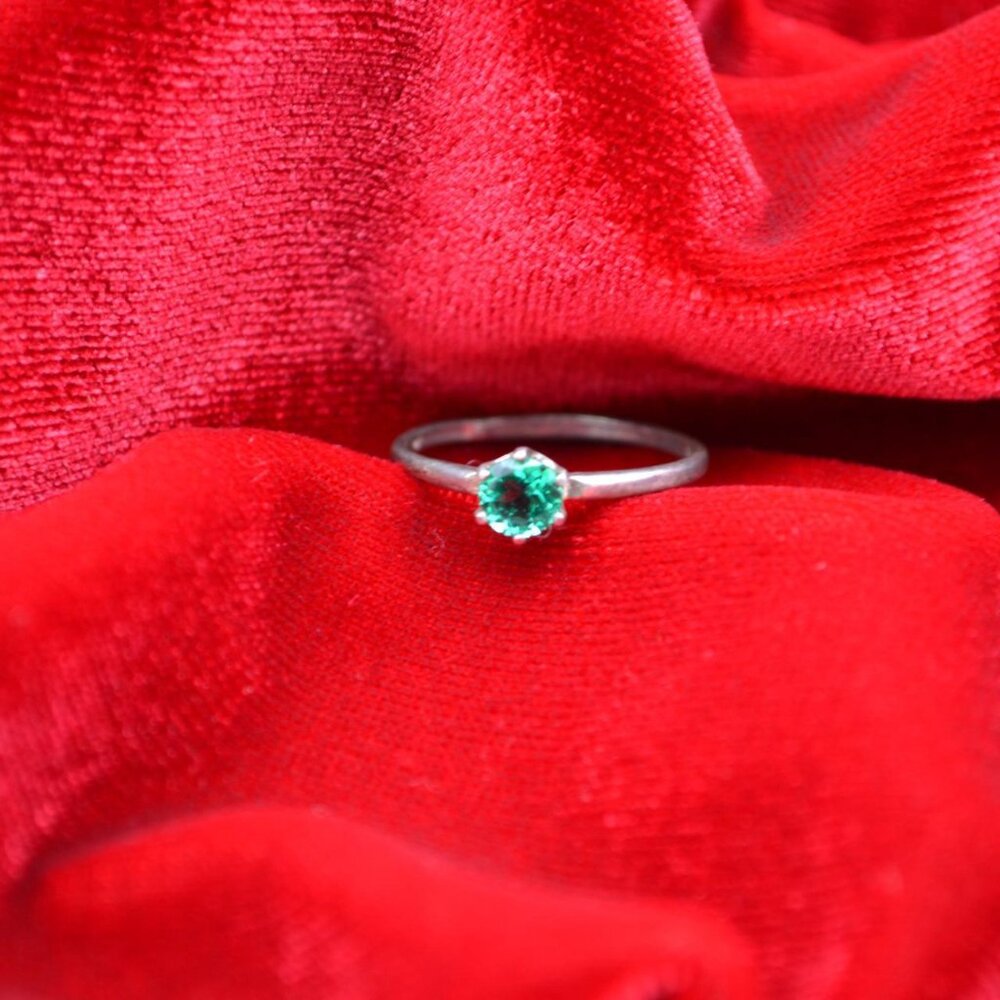 Vintage Sterling Silver 925 Green Stone Statement Ring Size 8 Bold Retro